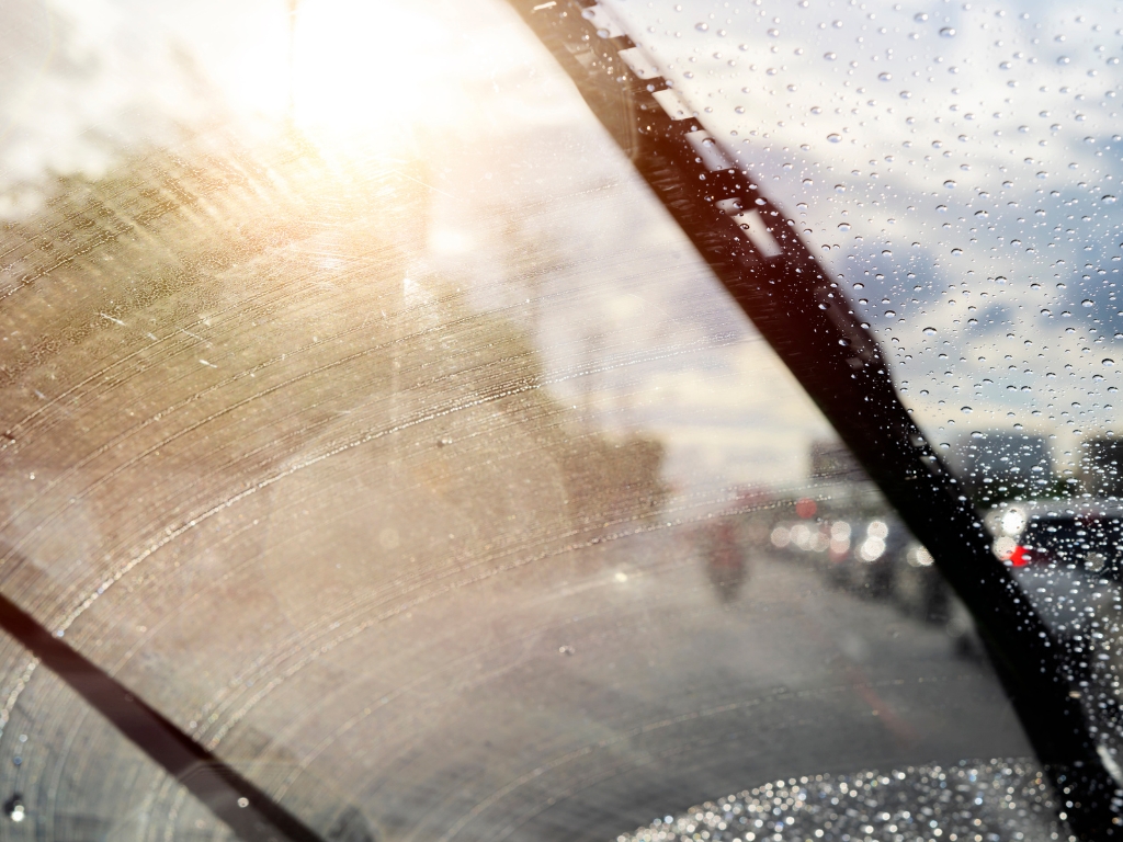 car windscreen coating can reduce glare at night